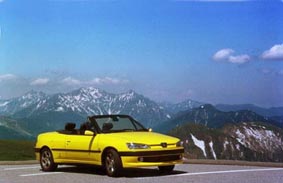 青空の似合う車