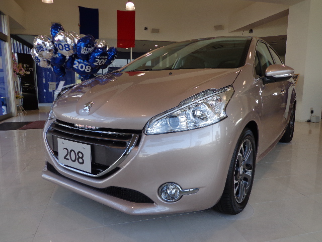 New　Peugeot 208