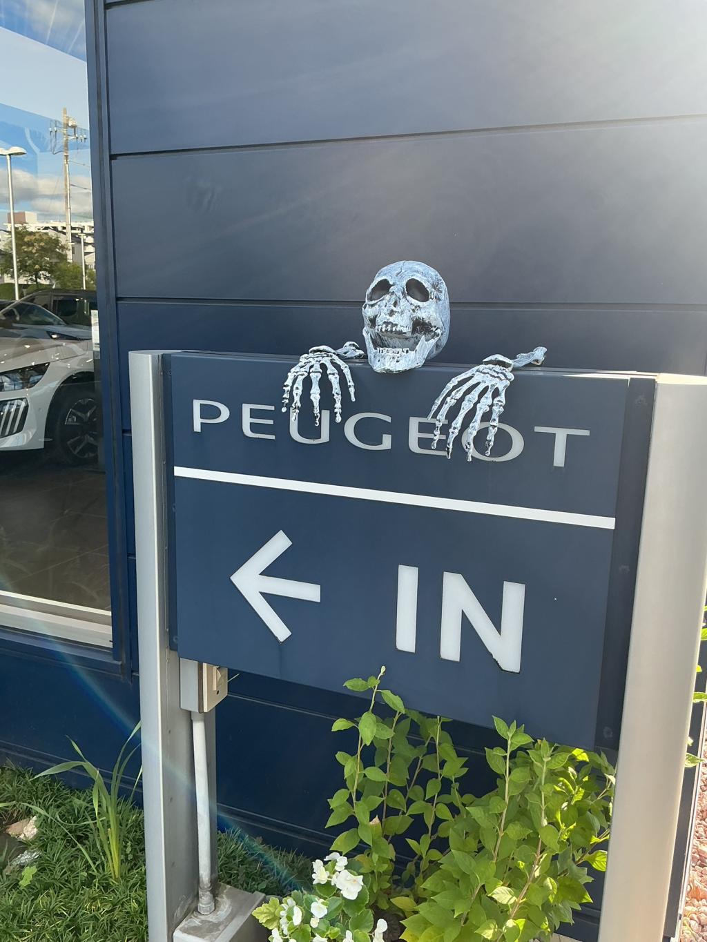 💀🎃 PEUGEOTにもハロウィンがやってきました！