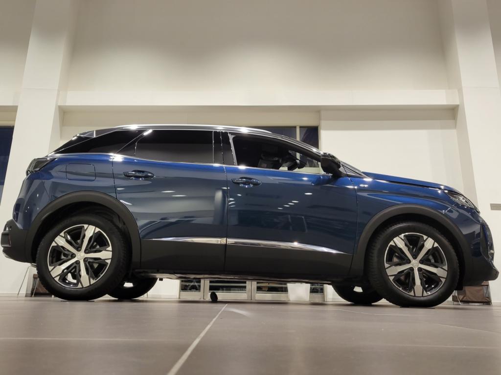 PEUGEOT 3008 GT ショールームに展示いたしました🙌