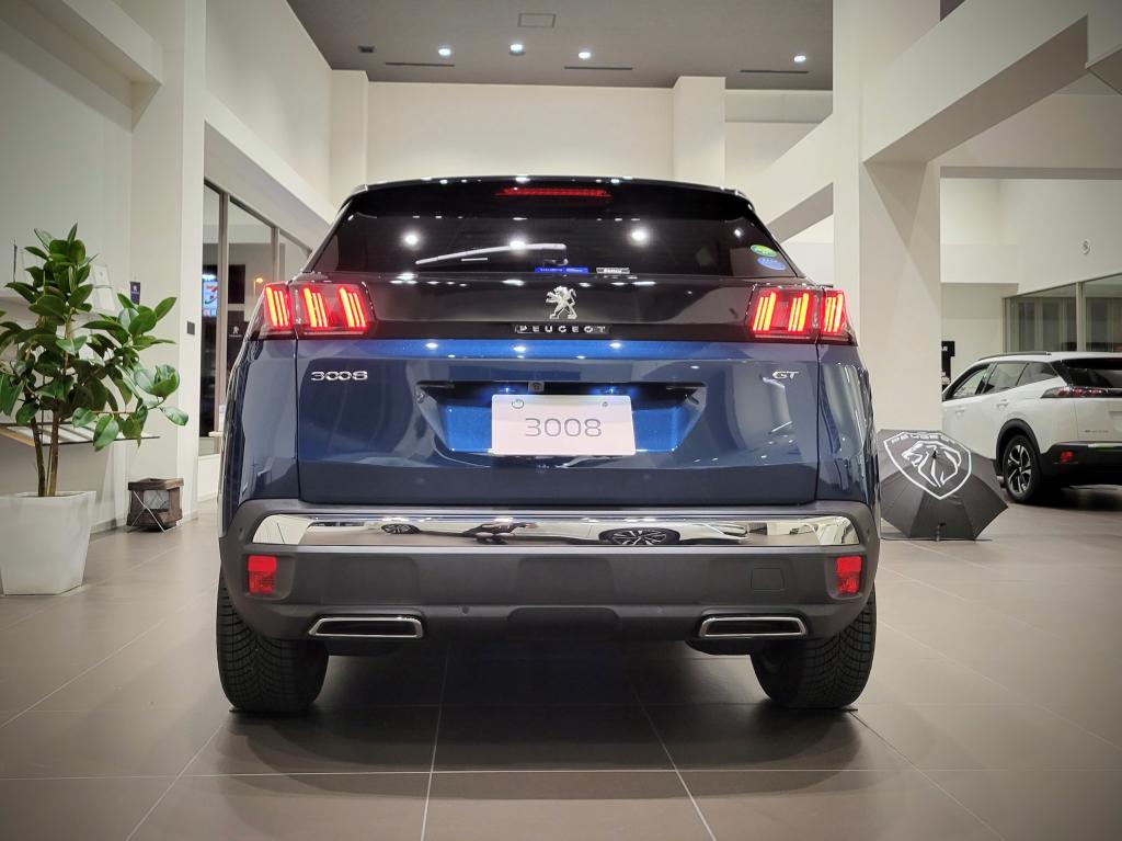 PEUGEOT 3008 GT ショールームに展示いたしました🙌