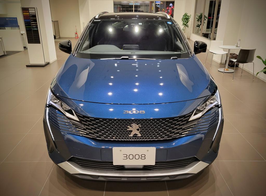 PEUGEOT 3008 GT ショールームに展示いたしました🙌