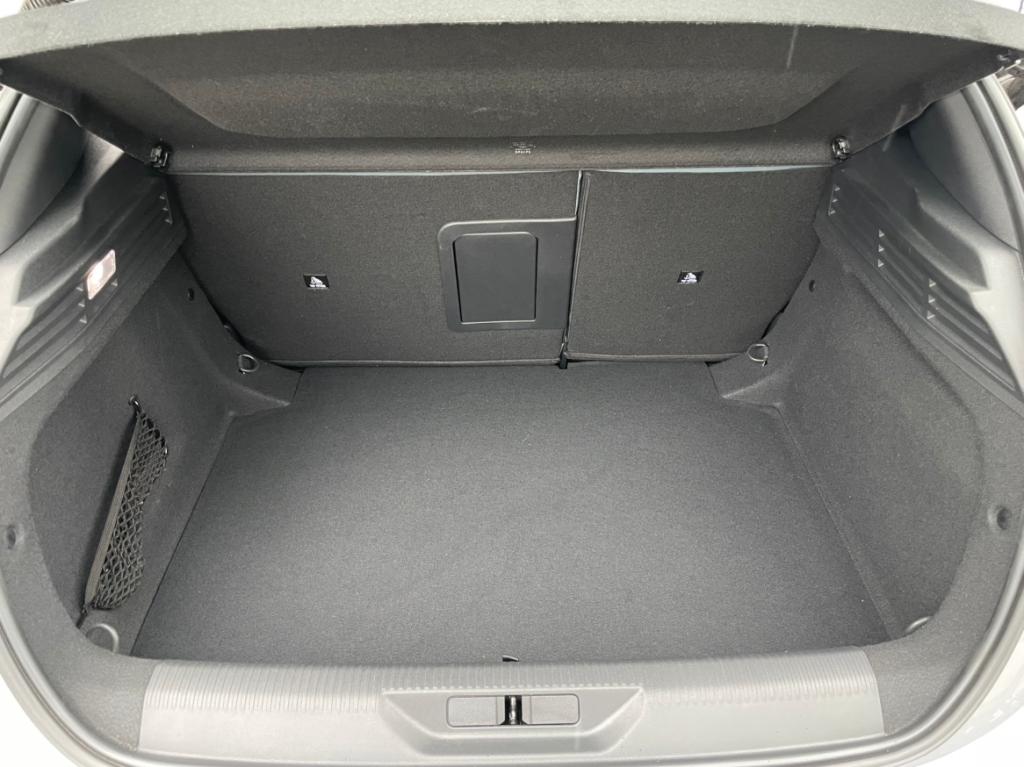 🚘 大人気車種 PEUGEOT 308
